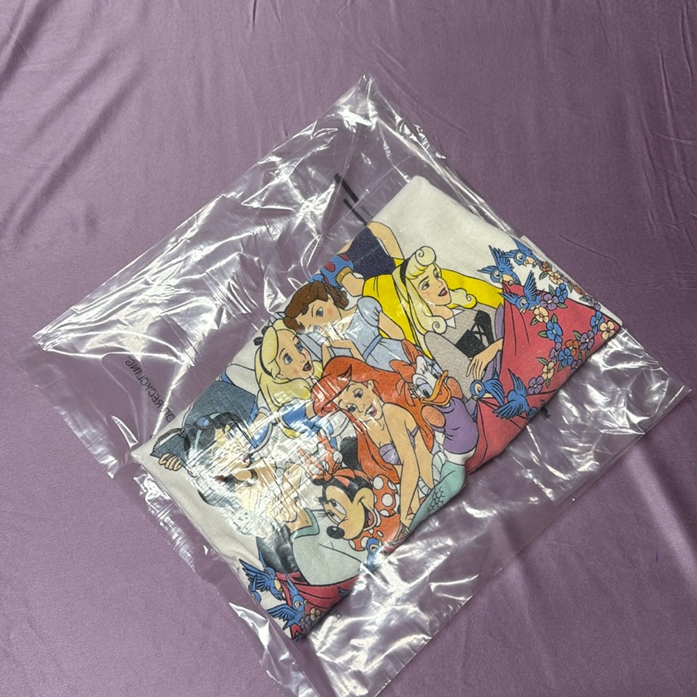 Disney Princess White T-Shirt S - Picture 12 of 17